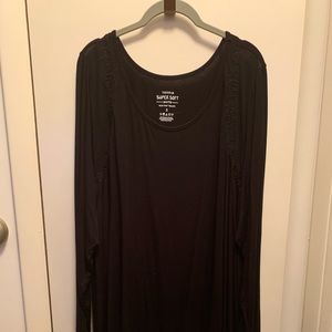 Long sleeve tee with lace detail.